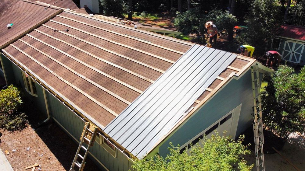 Standing Seam vs Corrugated: Which Suits the LA Basin? — Signs to Watch