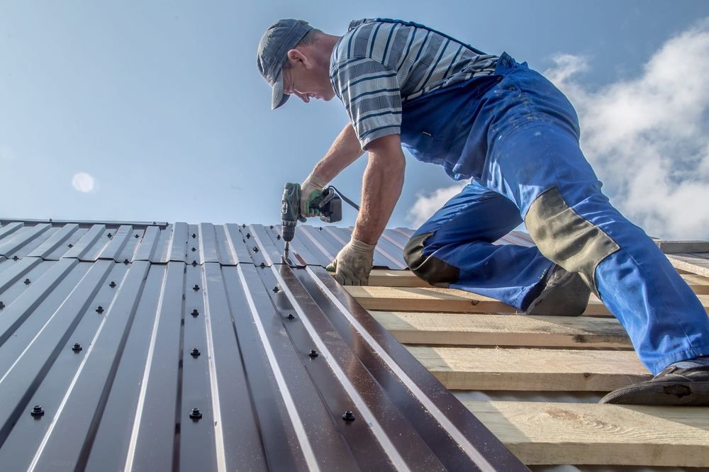 How Long Does a Metal Roof Last in Sherman Oaks? — A Practical Guide