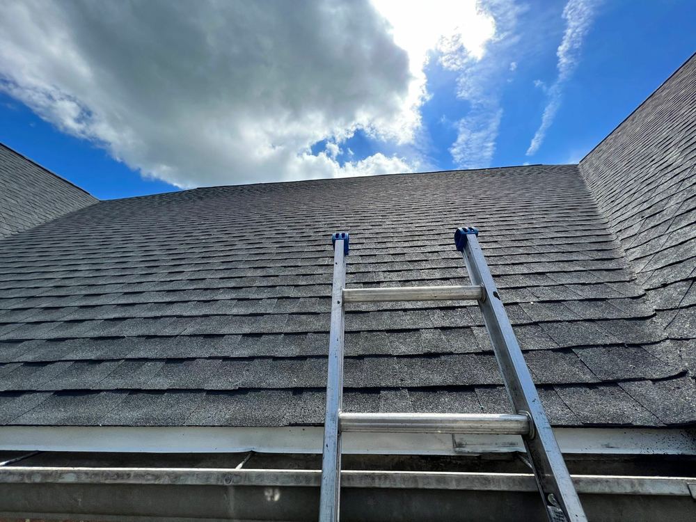 Choosing a Shingle for Southern California UV Load — Signs to Watch