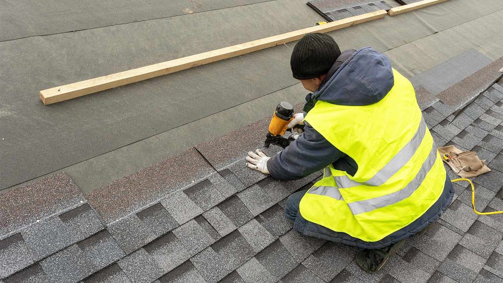 Cool-Rated Shingles and LA Attic Heat — Materials Compared