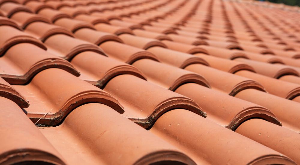 Clay vs Concrete Tile in the Sherman Oaks Climate — Homeowner Checklist